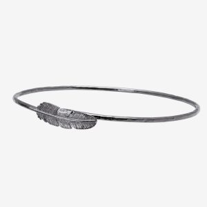 Feather armring – oxiderat silver