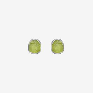 Siv Raw örhängen – silver och peridot