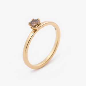 Tiny Dancer solitär – 18k guld, coffee diamant 0.25ct