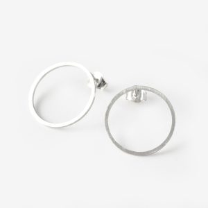 Fanny örhängen 21mm – silver