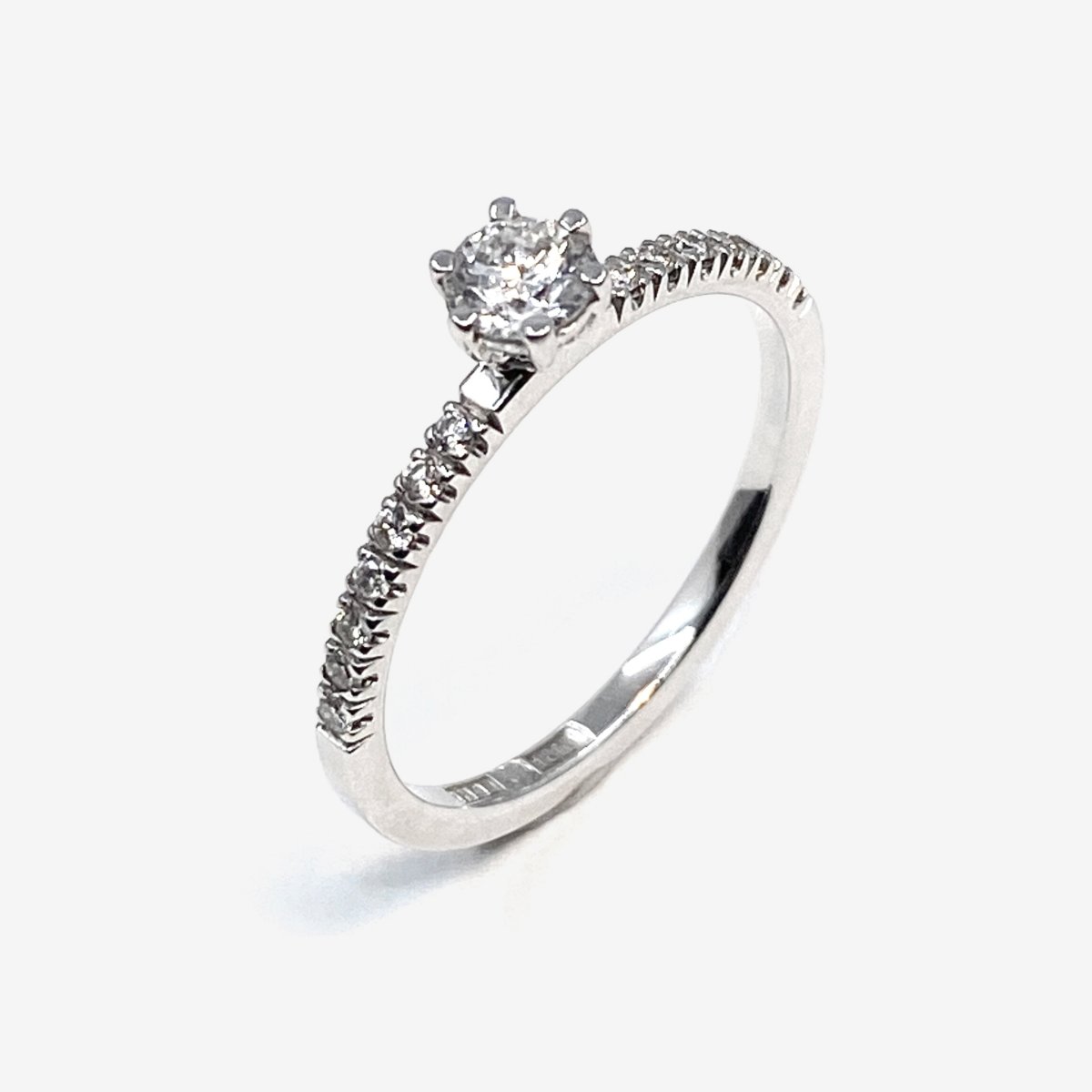 Tiny Dancer solitär – 18k guld, diamant 0.25ct och sidostenar - Bild 2