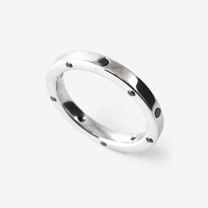 Tainted Love helallians – 18k vitguld, svarta diamanter 0.01ct-0.02ct